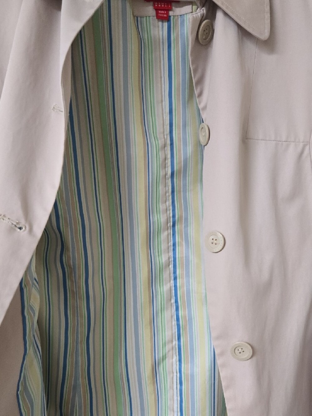Esprit Women’s Beige Trench Coat with Striped Lining Size Medium - Picture 8 of 8